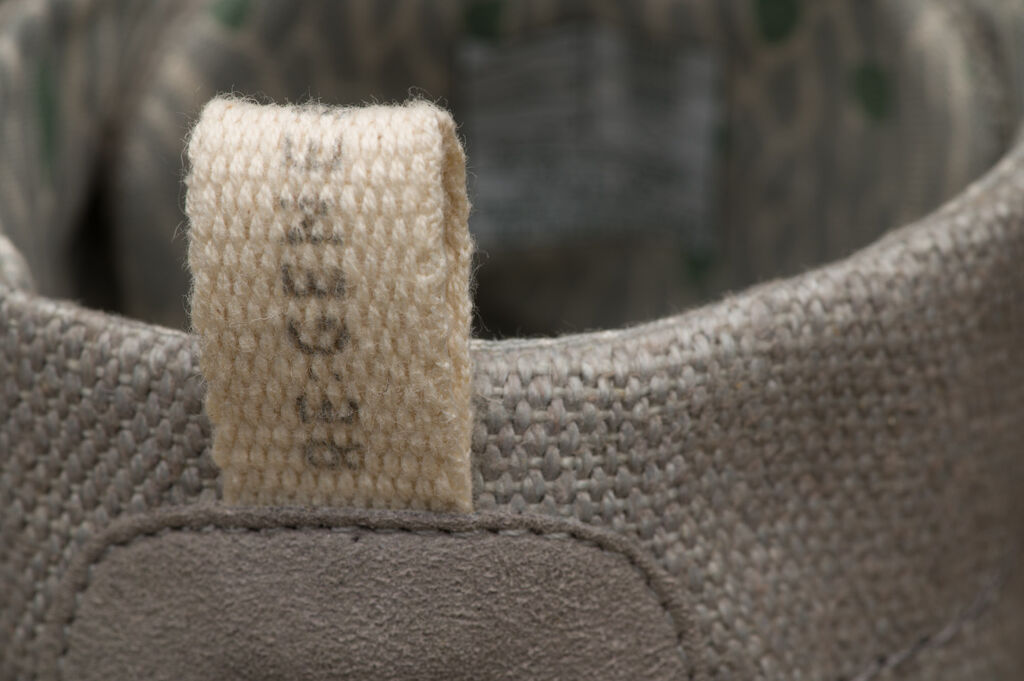 Legit Check Yeezy Boost 750 Black Zipper Siebenschläfer Refoxed