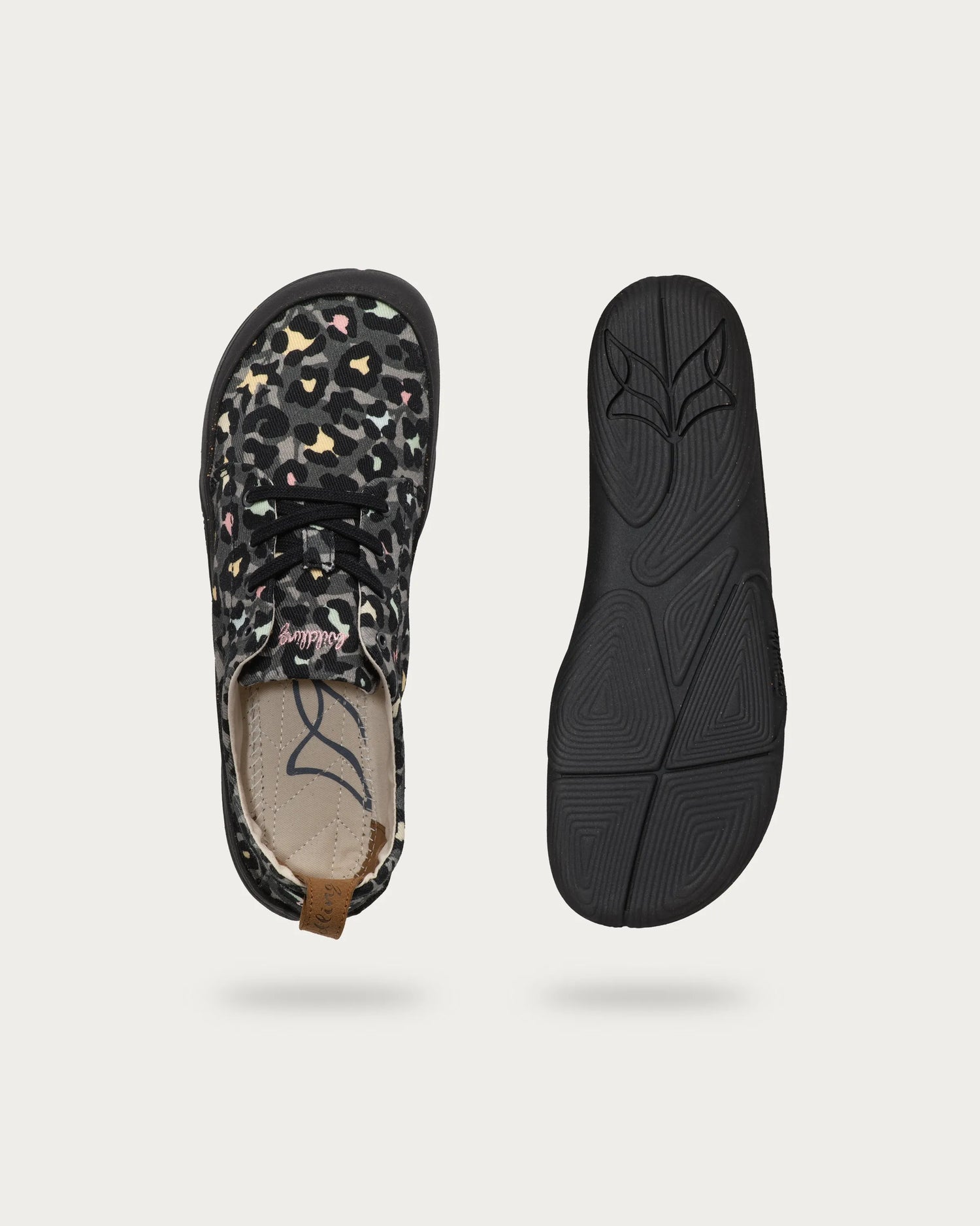 wildling-shoes-AOPRI-LEO-BLACK-Adults-03.webp
