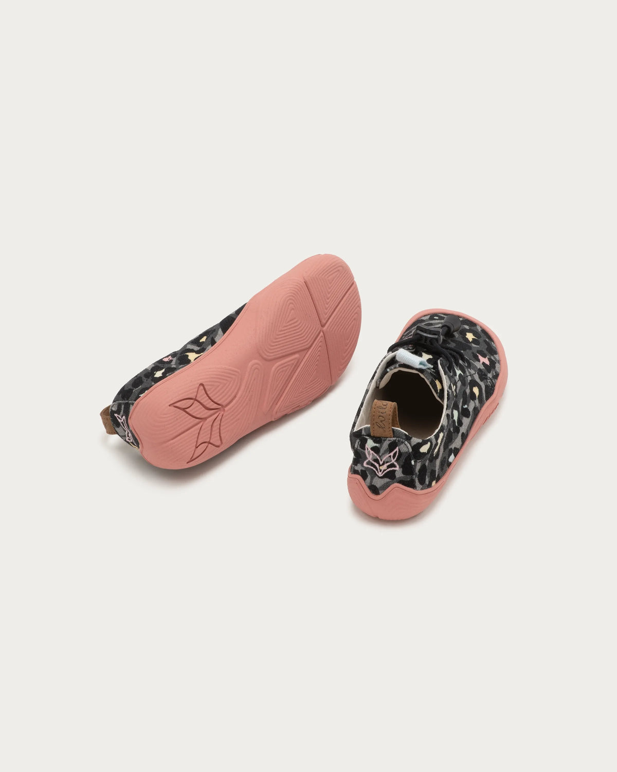 wildling-shoes-AOPRI-LEO-BLACK-Kids-02.webp