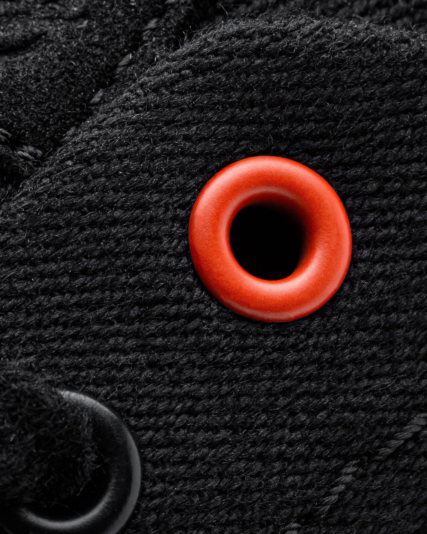 wildling-shoes-FUNDO-BLACK-Adults-detail-1_PDP.jpg
