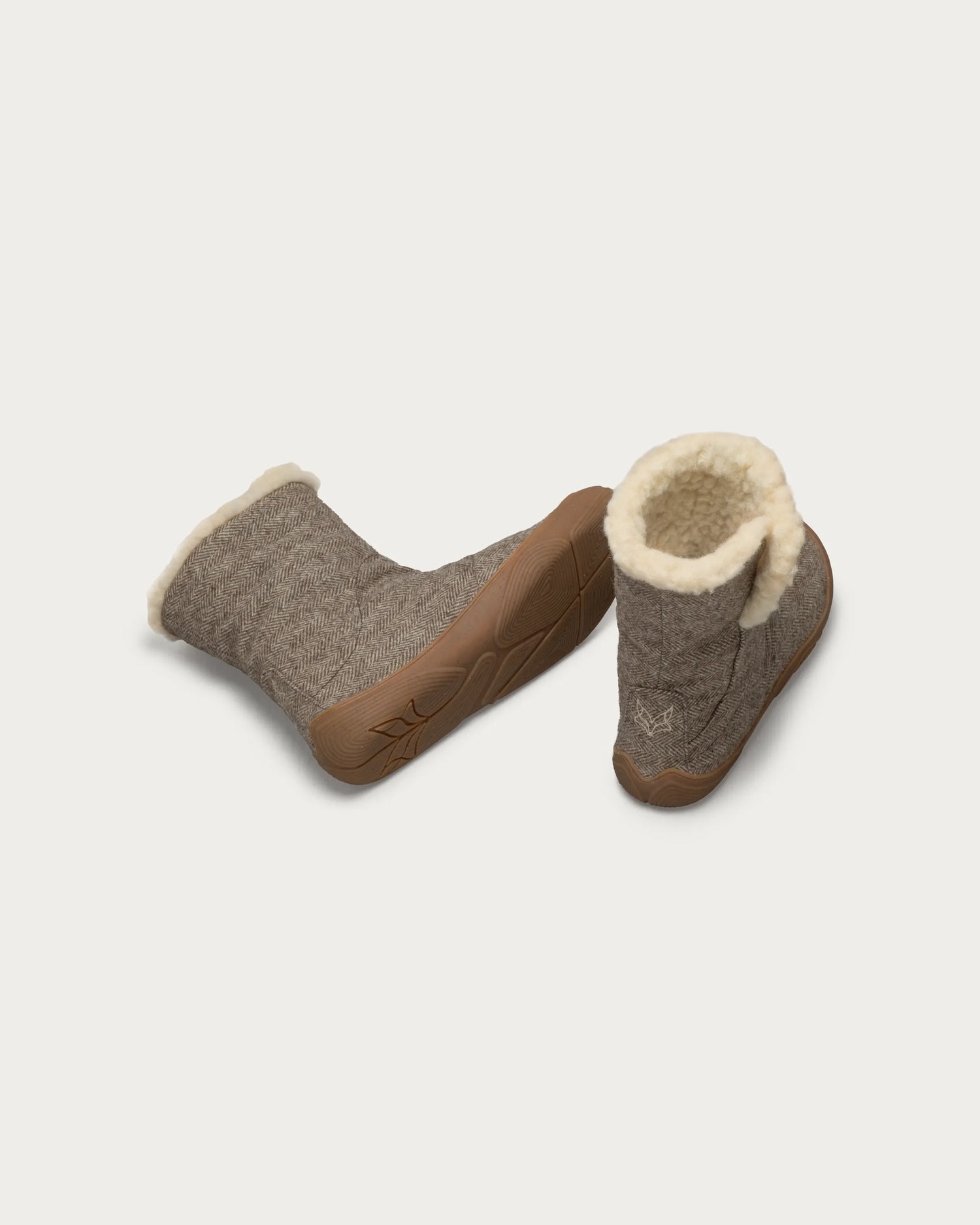 wildling-shoes-KOSELIG-SAND-Adults-02.webp