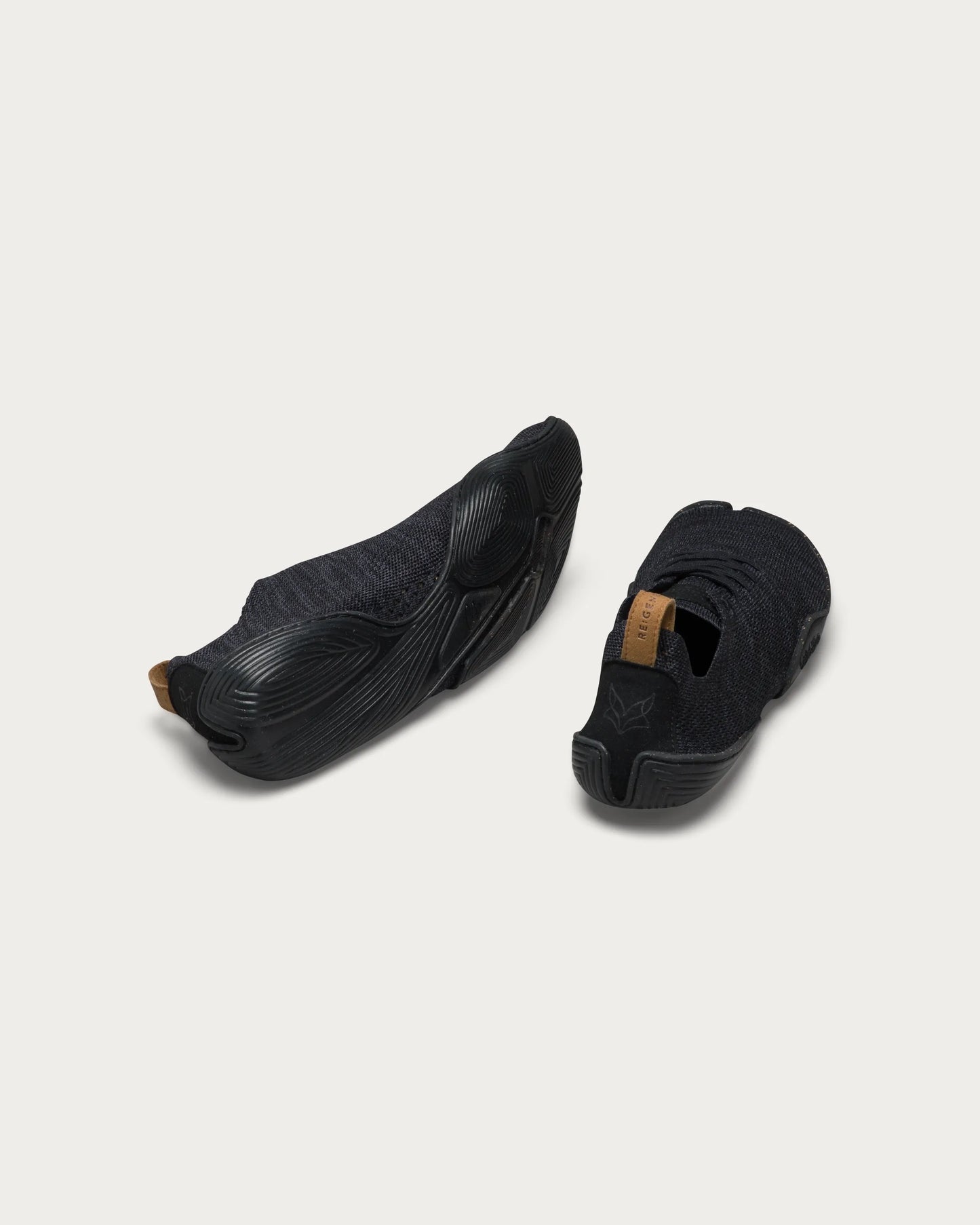 wildling-shoes-NITTUGO-BLACK-Adults-02.webp