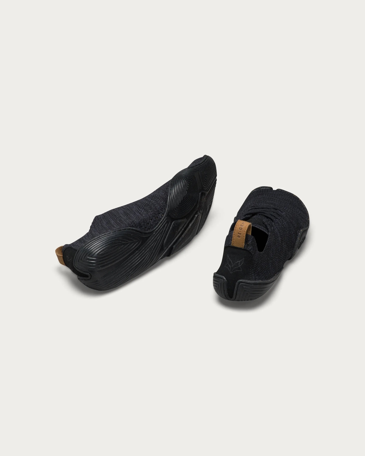 wildling-shoes-NITTUGO-BLACK-Adults-02.webp