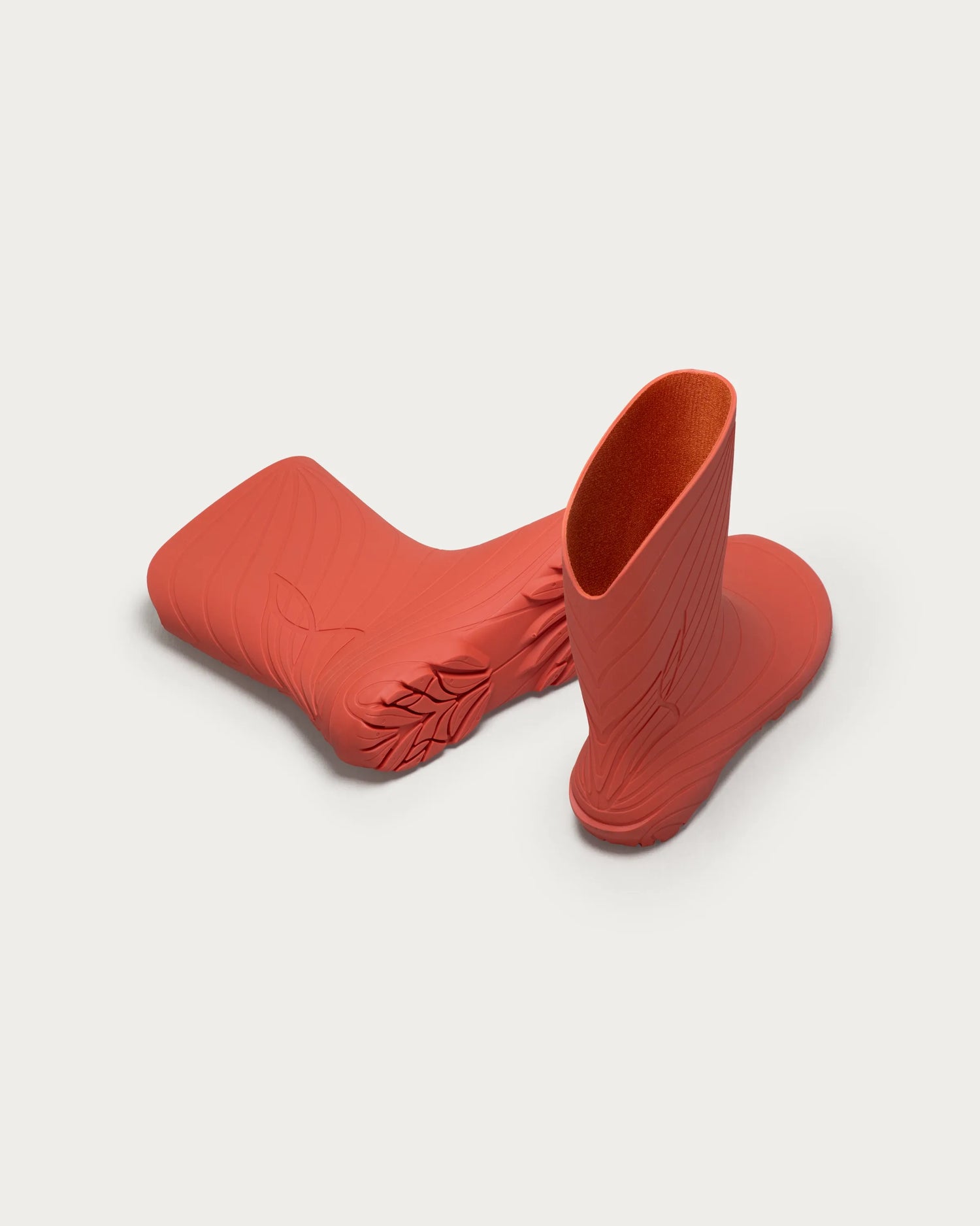 wildling-shoes-RANIDAE-ORANGE-Adults-02.webp