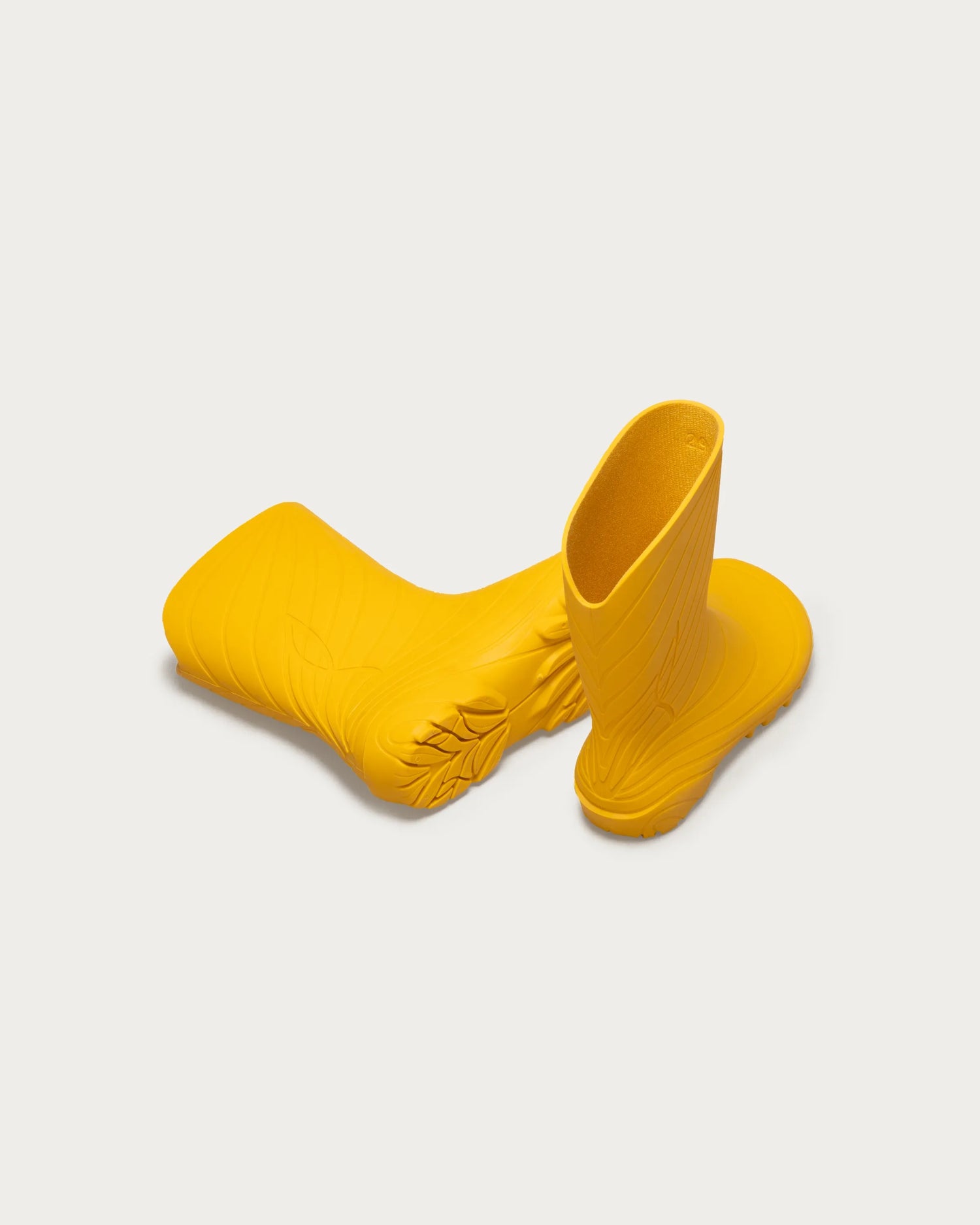 wildling-shoes-RANIDAE-YELLOW-Kids-02.webp