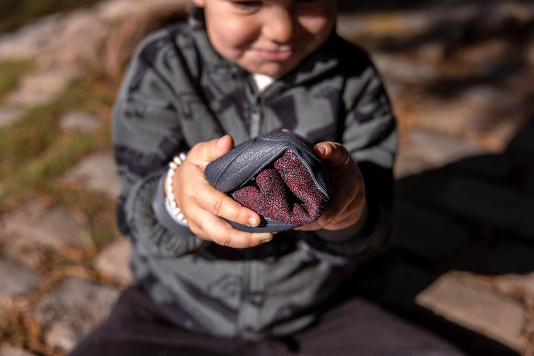 wildling-shoes-atento-blackberry-kids-05.jpg