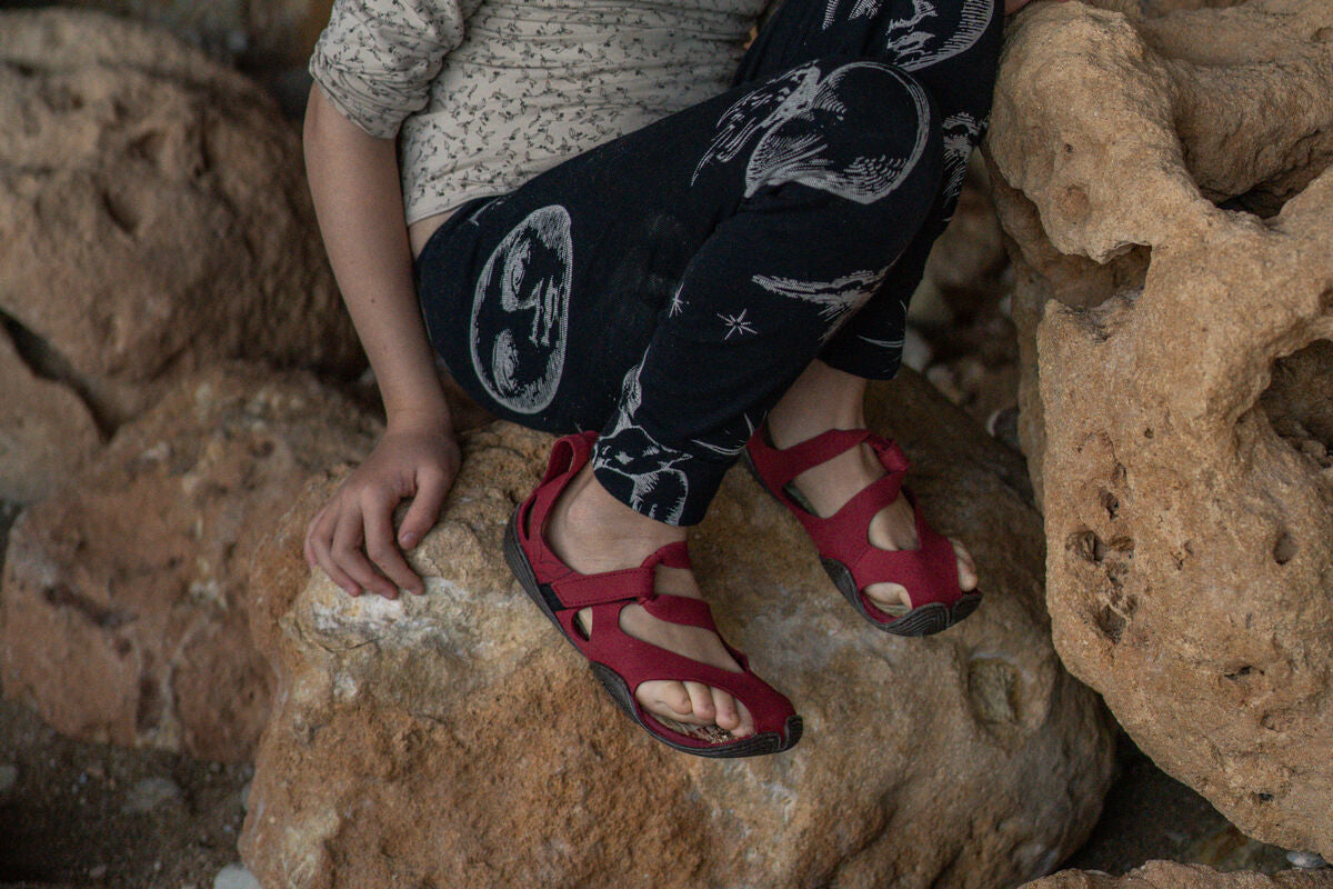 wildling-shoes-feder fuchsia-kids-06.jpg