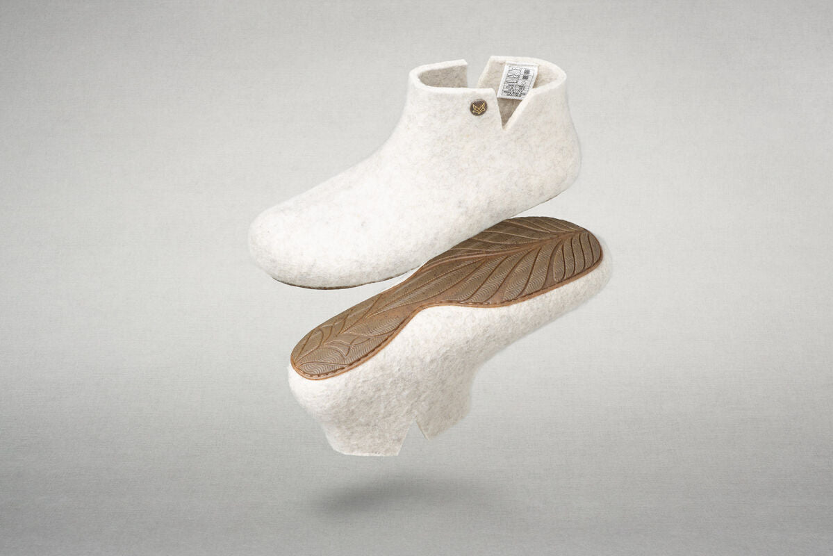 wildling-shoes-lotus-adults-01.jpg