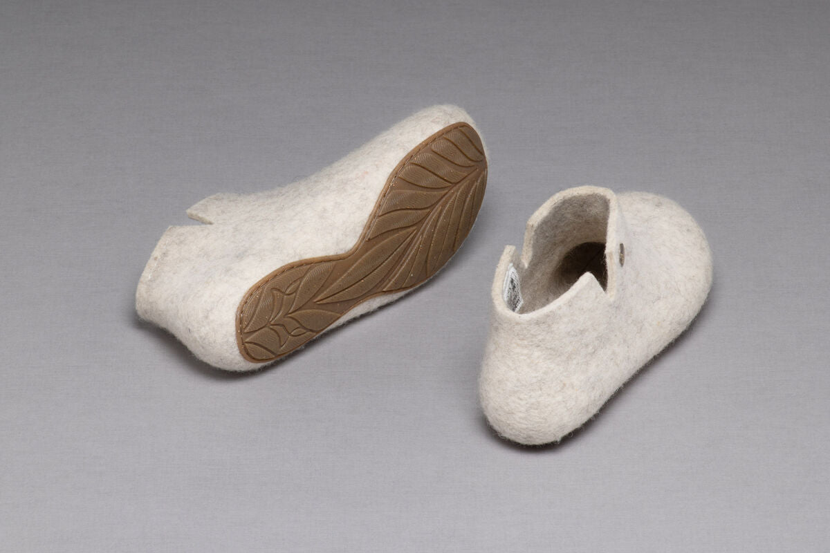wildling-shoes-lotus-kids-02.jpg