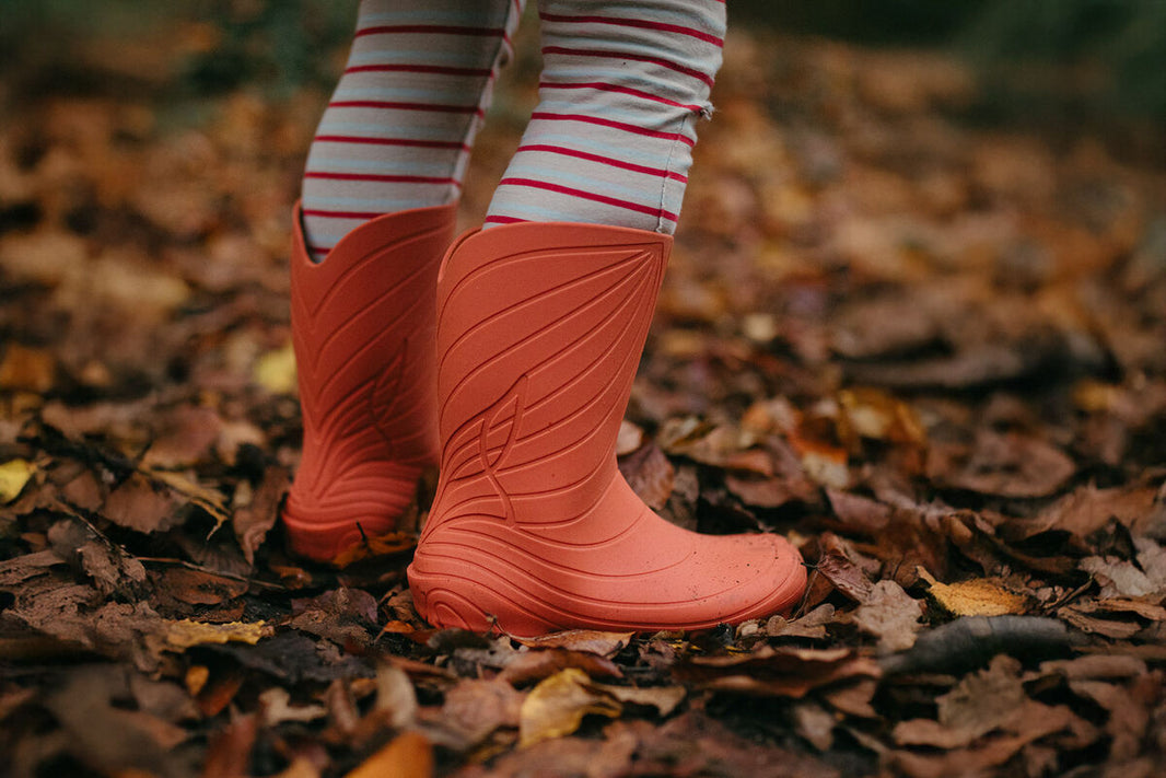 wildling-shoes-ranidae-orange-kids-05.jpg